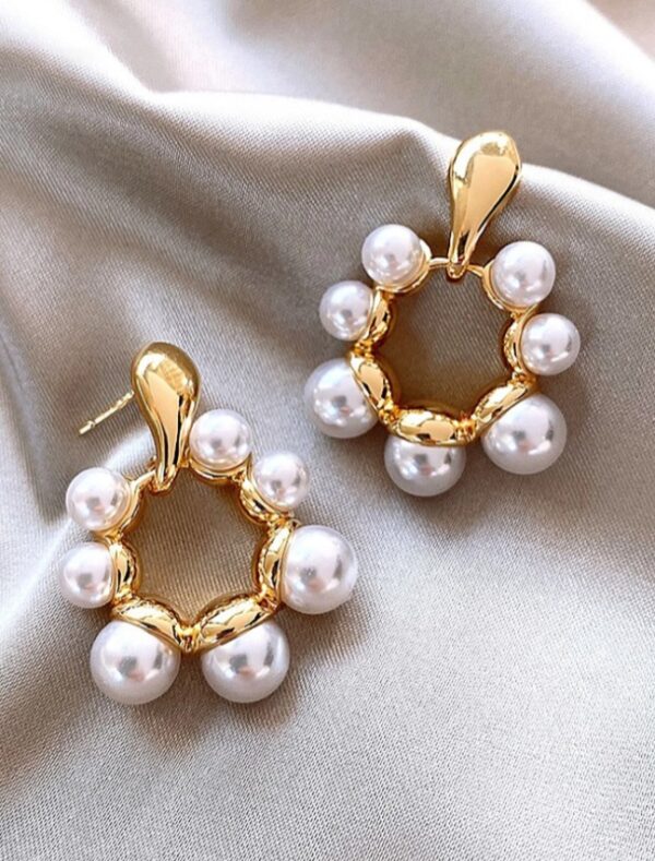 grote oorbellen, parels, goud ,statement, sieraden, dames, leuke, mooie,